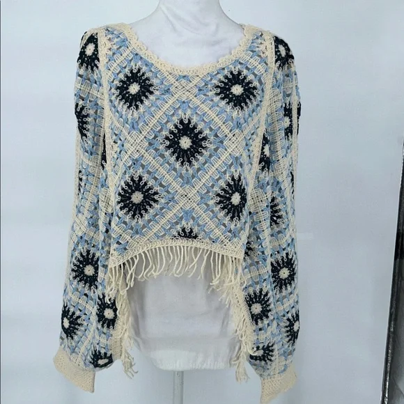 House Of Harlow 1960 Blue and Cream Crochet Fringe Sweater Shrug Coverup
One Siz - Picture 3 of 9